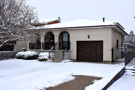 12 Summerlea Dr $399,900