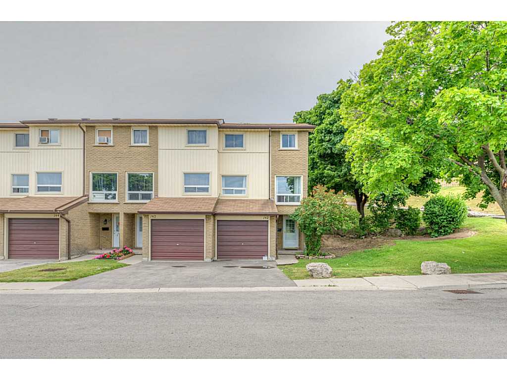 Unit# 142 – 11 Queenslea Drive