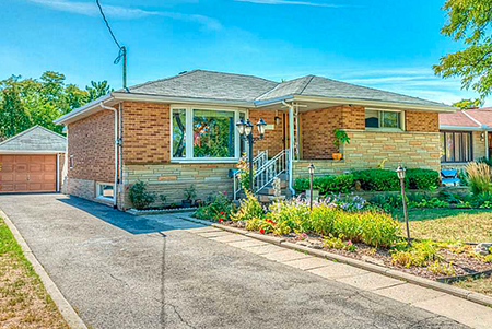 884 Brucedale Ave E $389,900