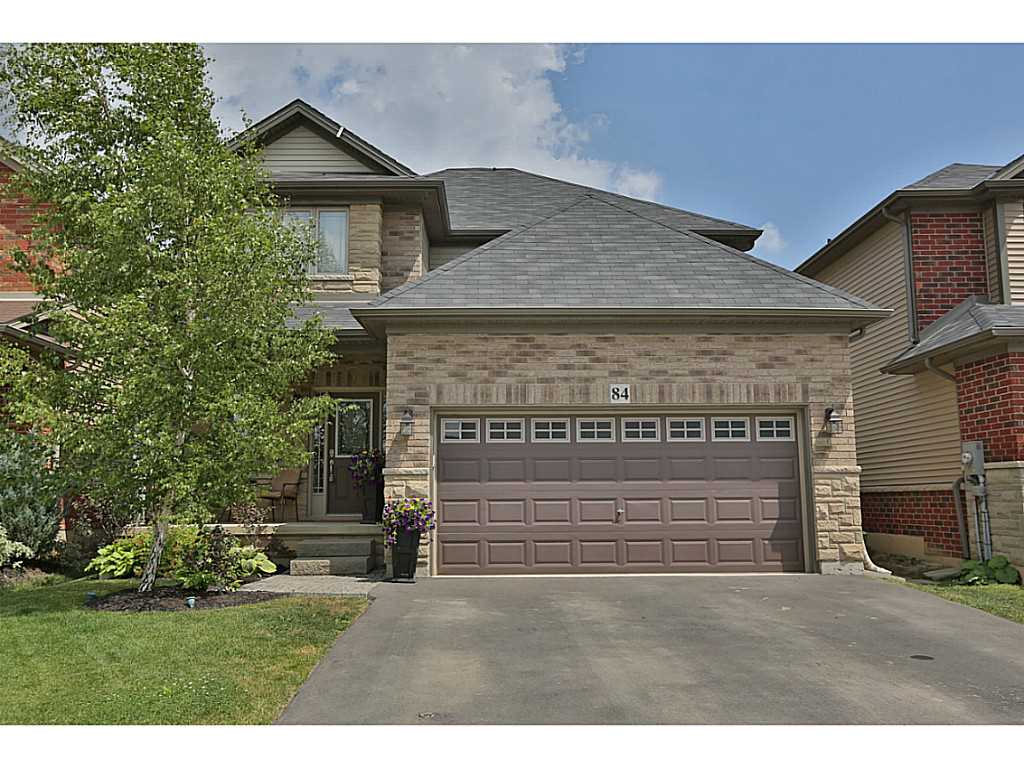 84 Royal Winter Dr $524,950