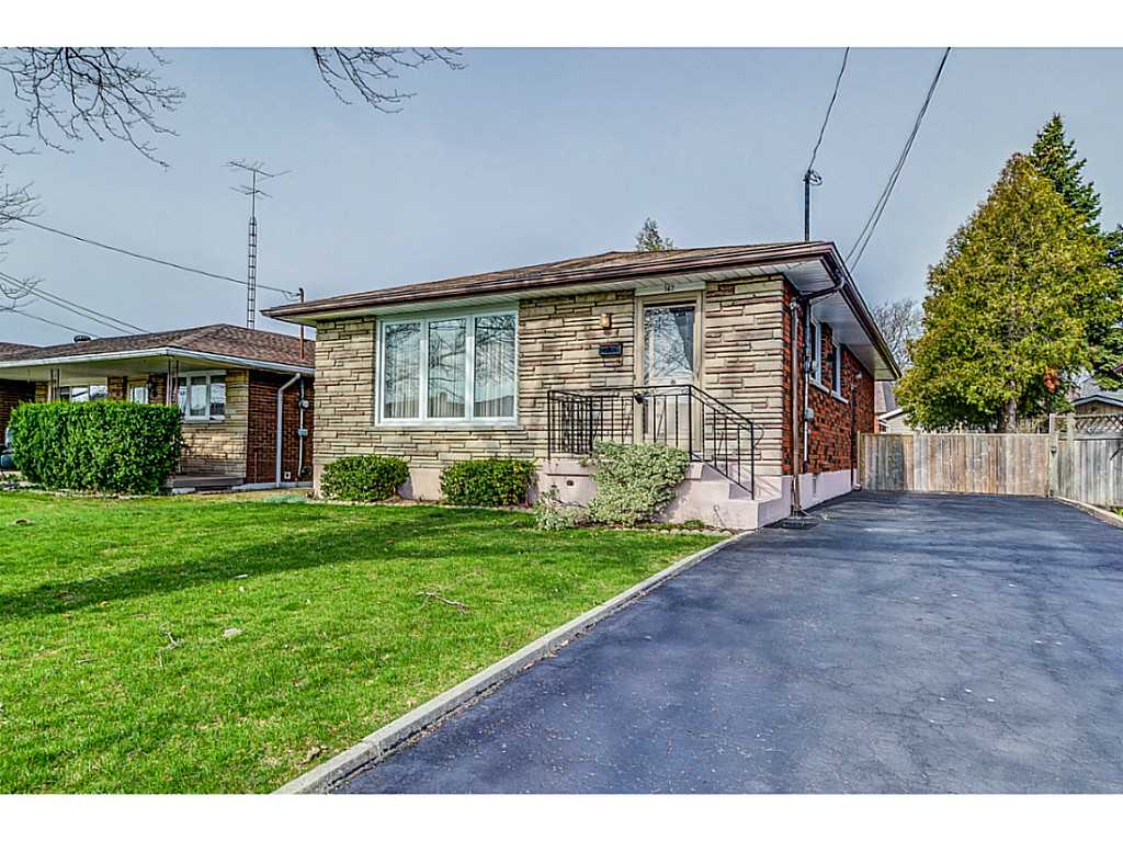 167 Kenora Ave $469,900