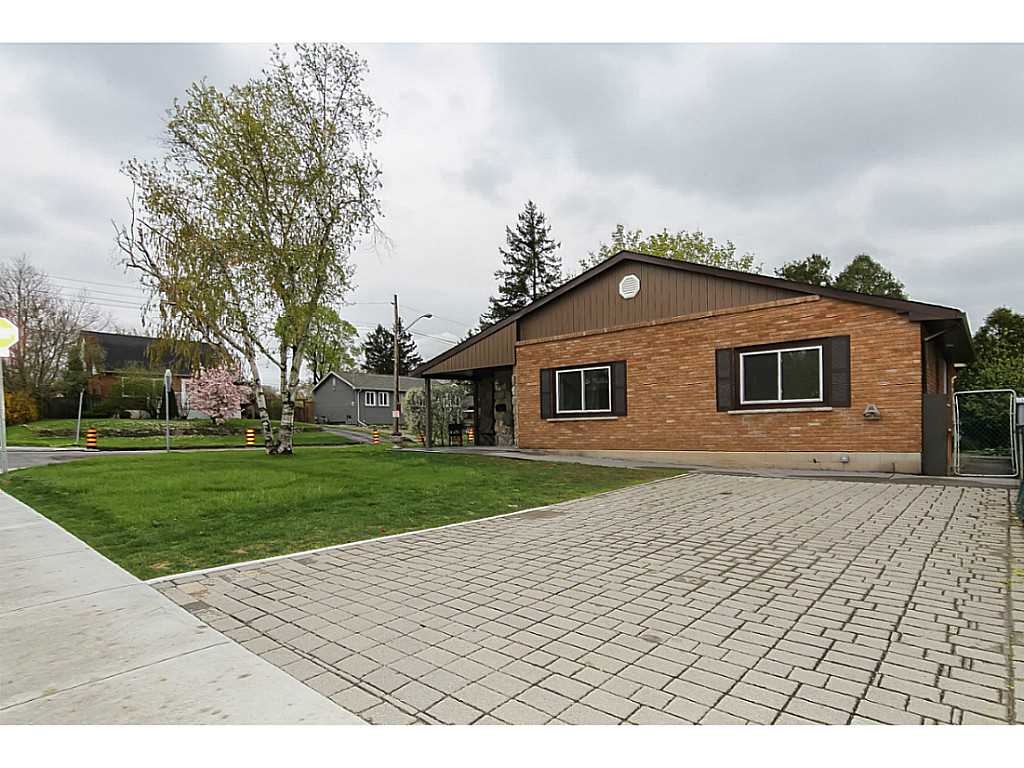 331 Hawkridge Ave $449,850