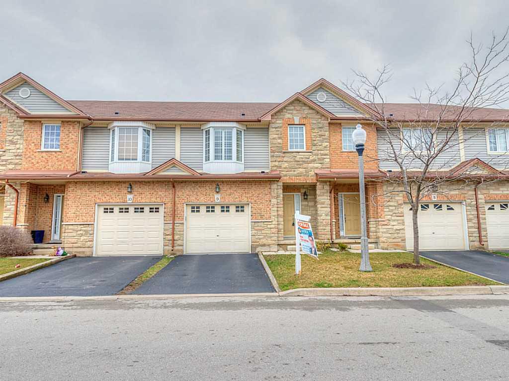Unit 9 – 60 Cloverleaf Drive, Ancaster