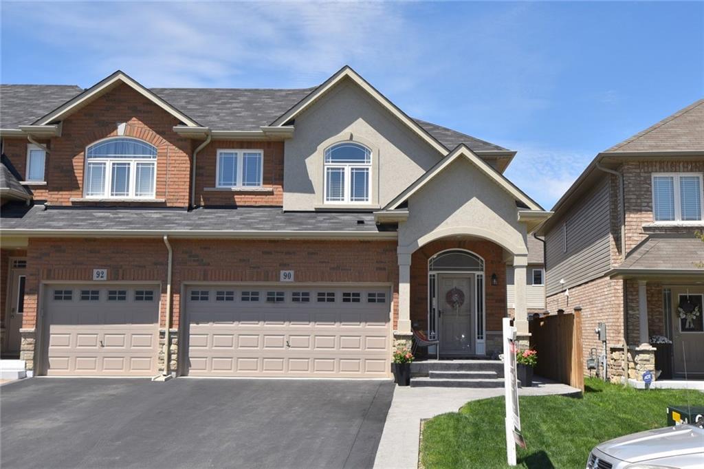 90 Charleswood Cres $589,990