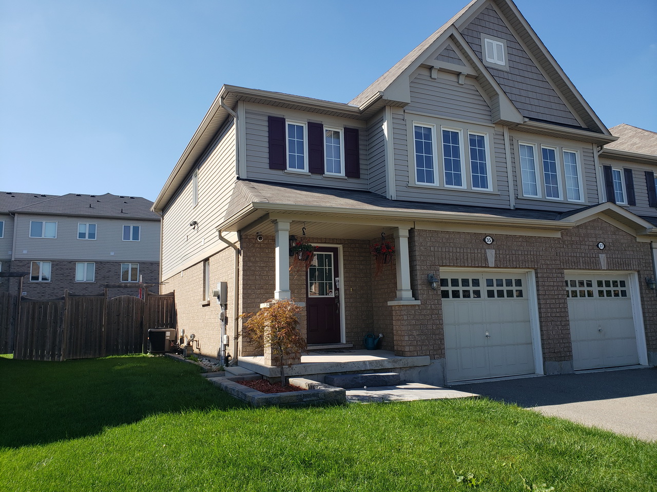 35 Newport Cres $499,900