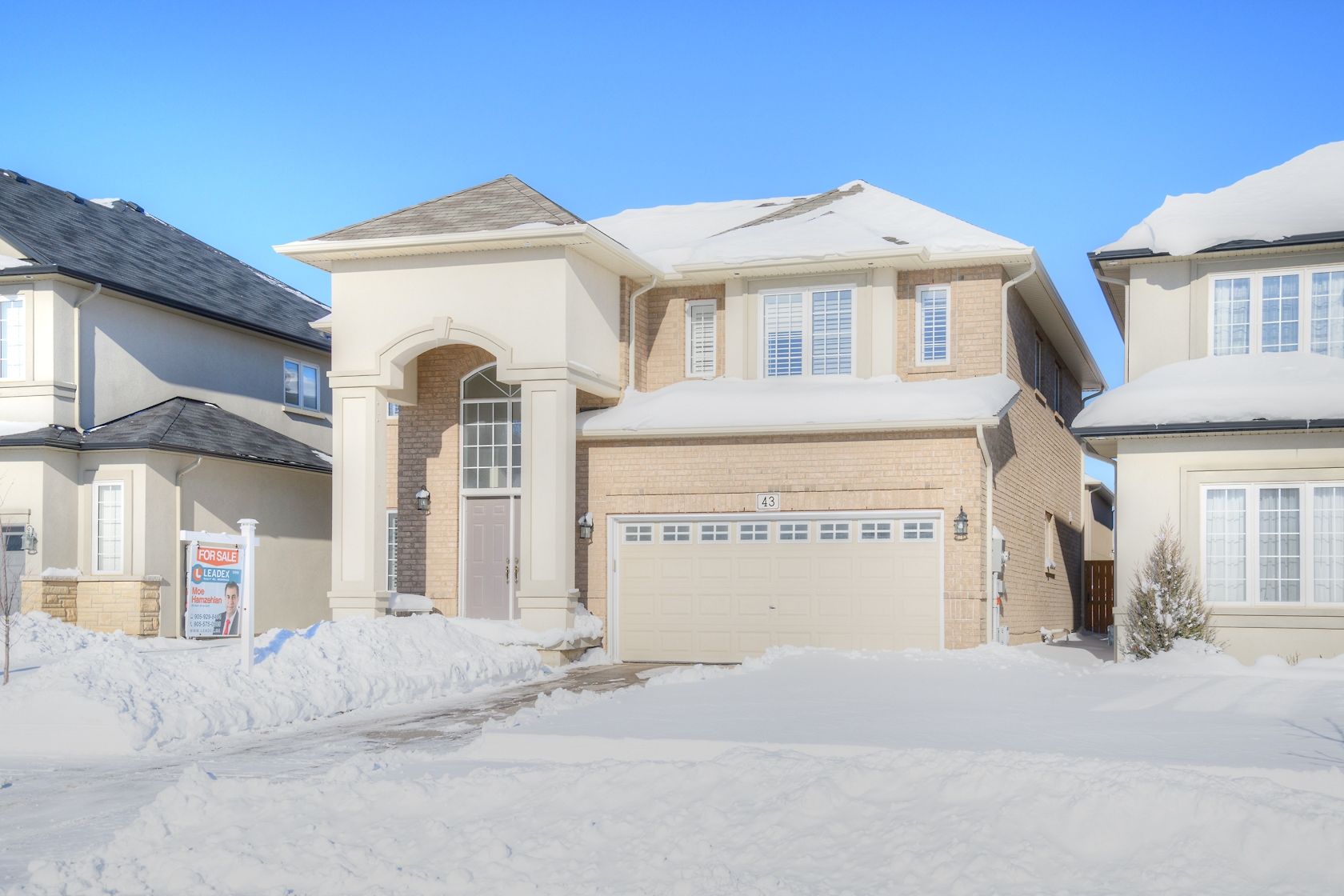 43 Weaver Dr $809,000