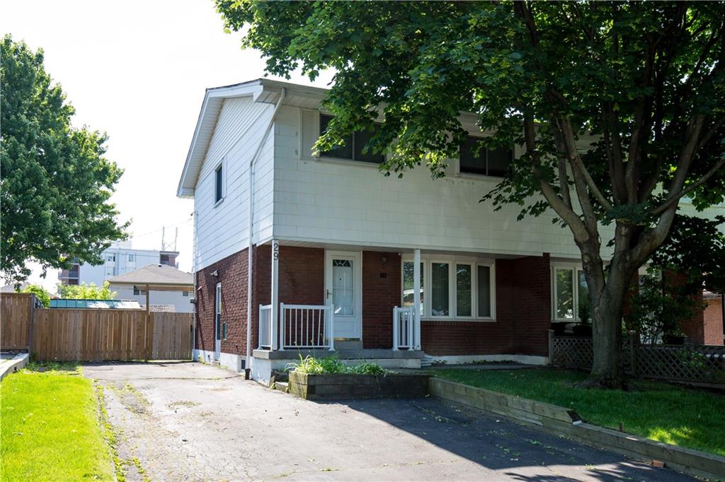 29 Blackthorne Ave $379,900