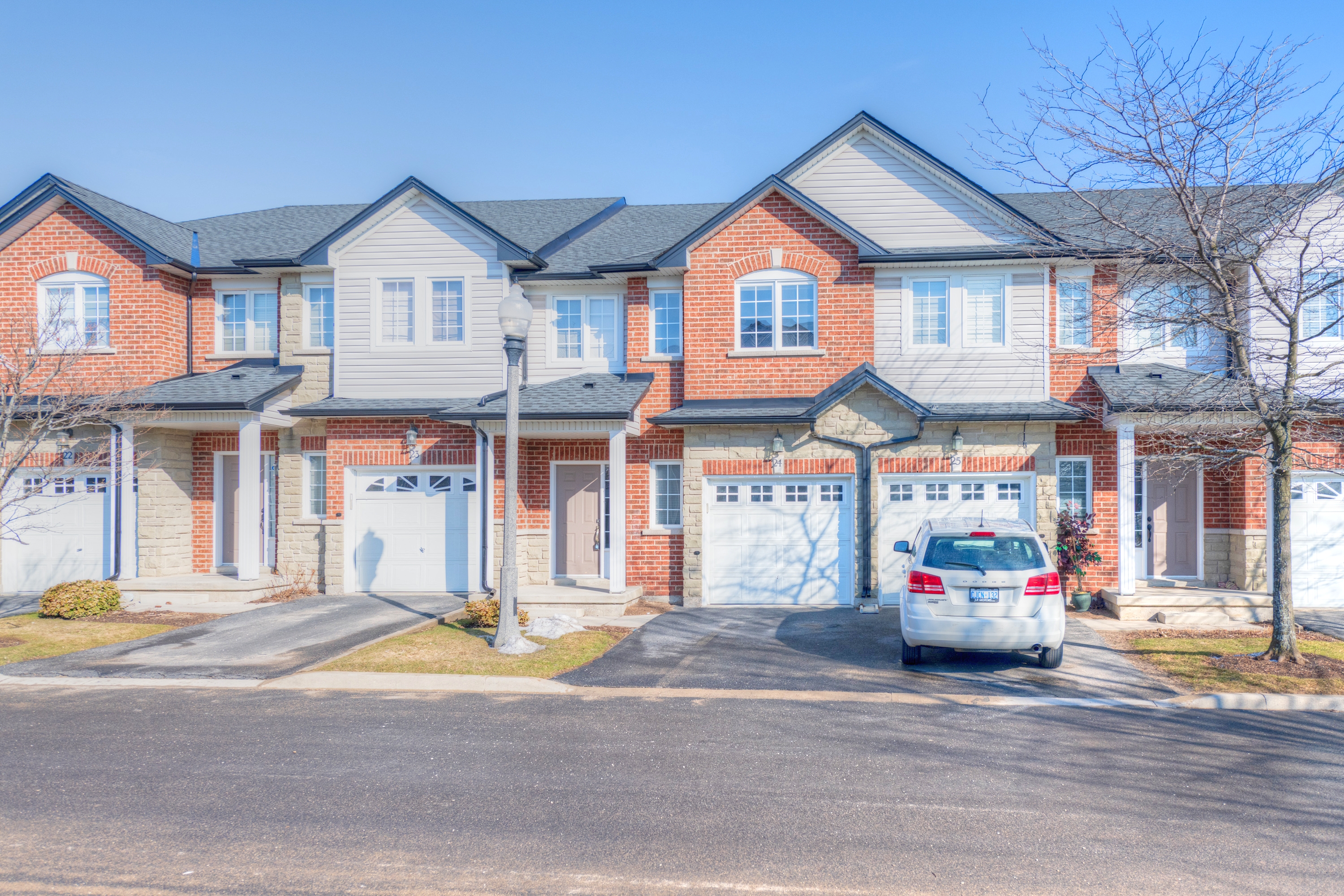 #24-232 Stonehenge Dr $479,900