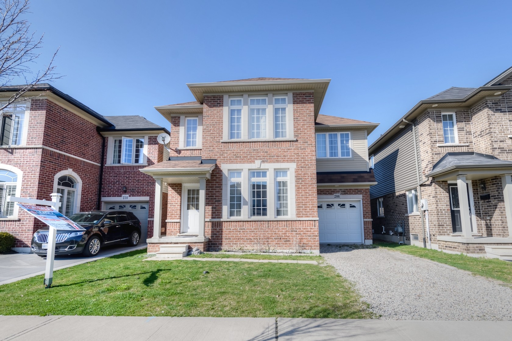 206 Brigadoon Dr $569,000