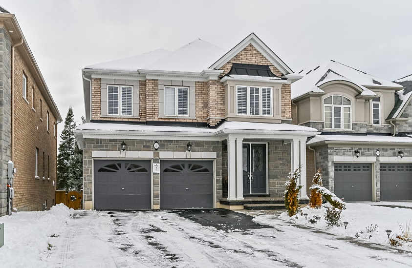 153 Chaumont Dr $929,900