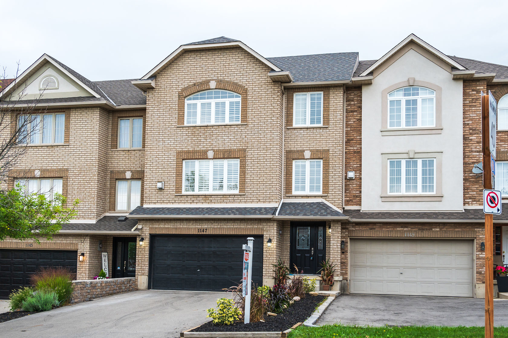 1147 Harrogate Dr $709,900